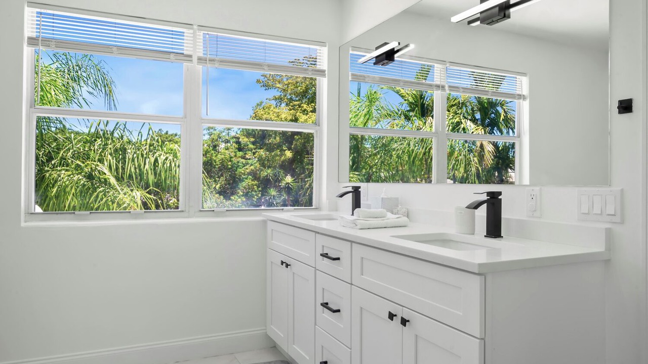 Photo of Bathroom in Flamingo Parks
