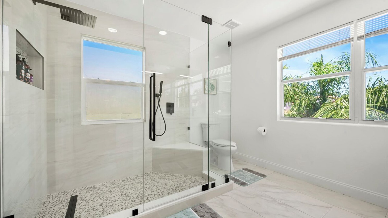 Photo of Bathroom in Flamingo Parks