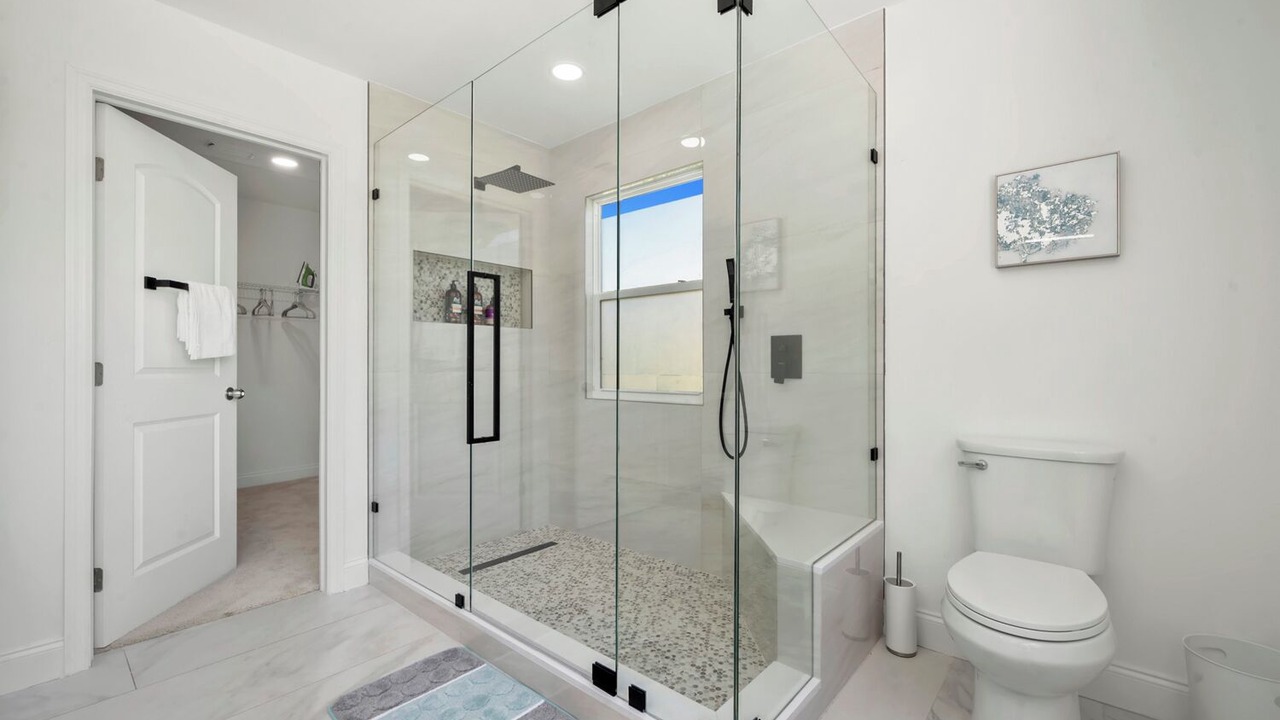 Photo of Bathroom in Flamingo Parks