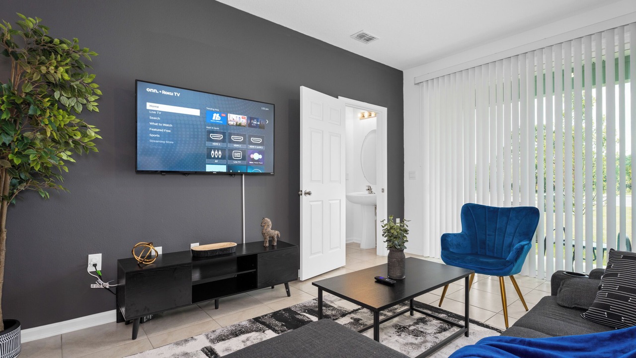 Photo of Livingroom in Baymeadows