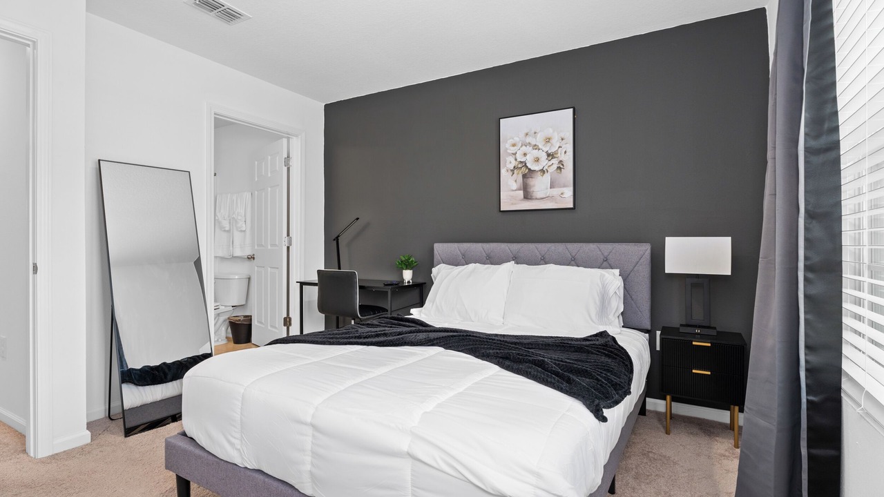 Photo of Bedroom in Baymeadows