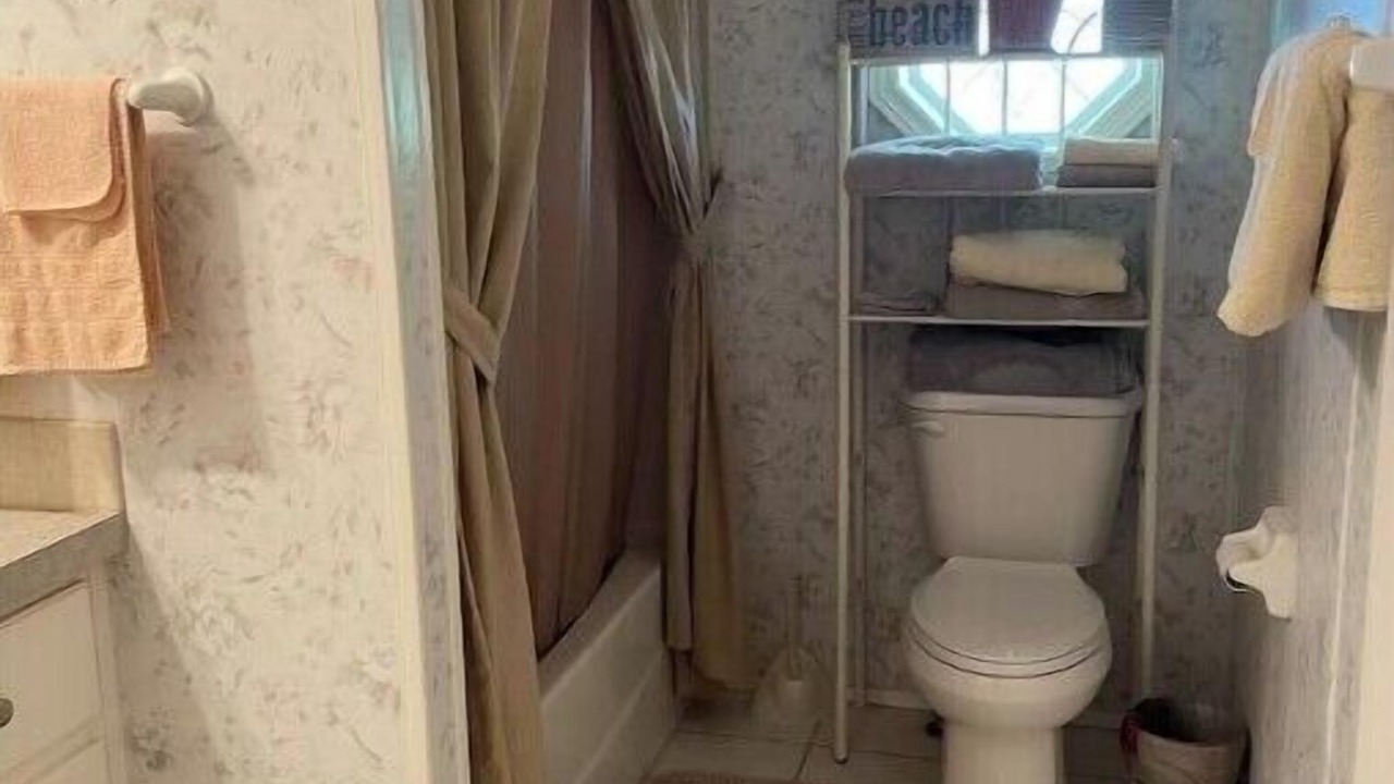 Photo of Bathroom in Moore Haven