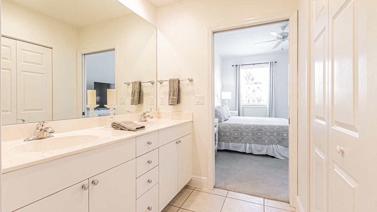 Photo of Bathroom in Vanderbilt Beach