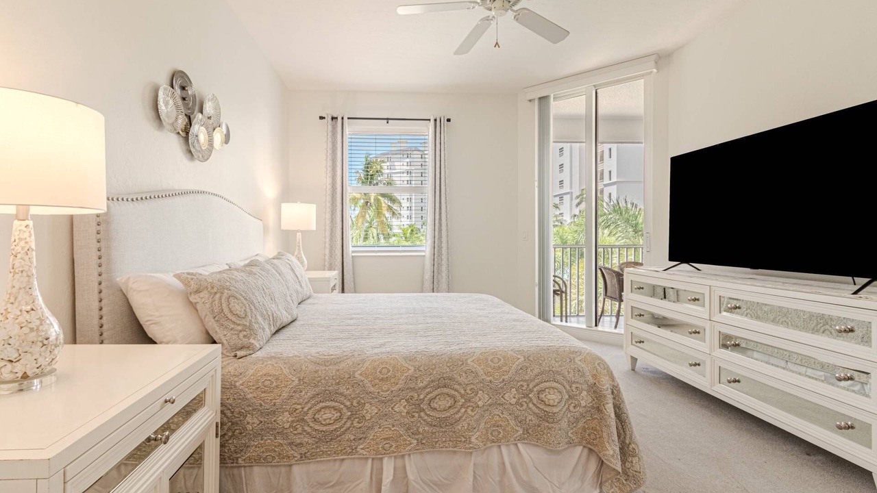 Photo of Bedroom in Vanderbilt Beach