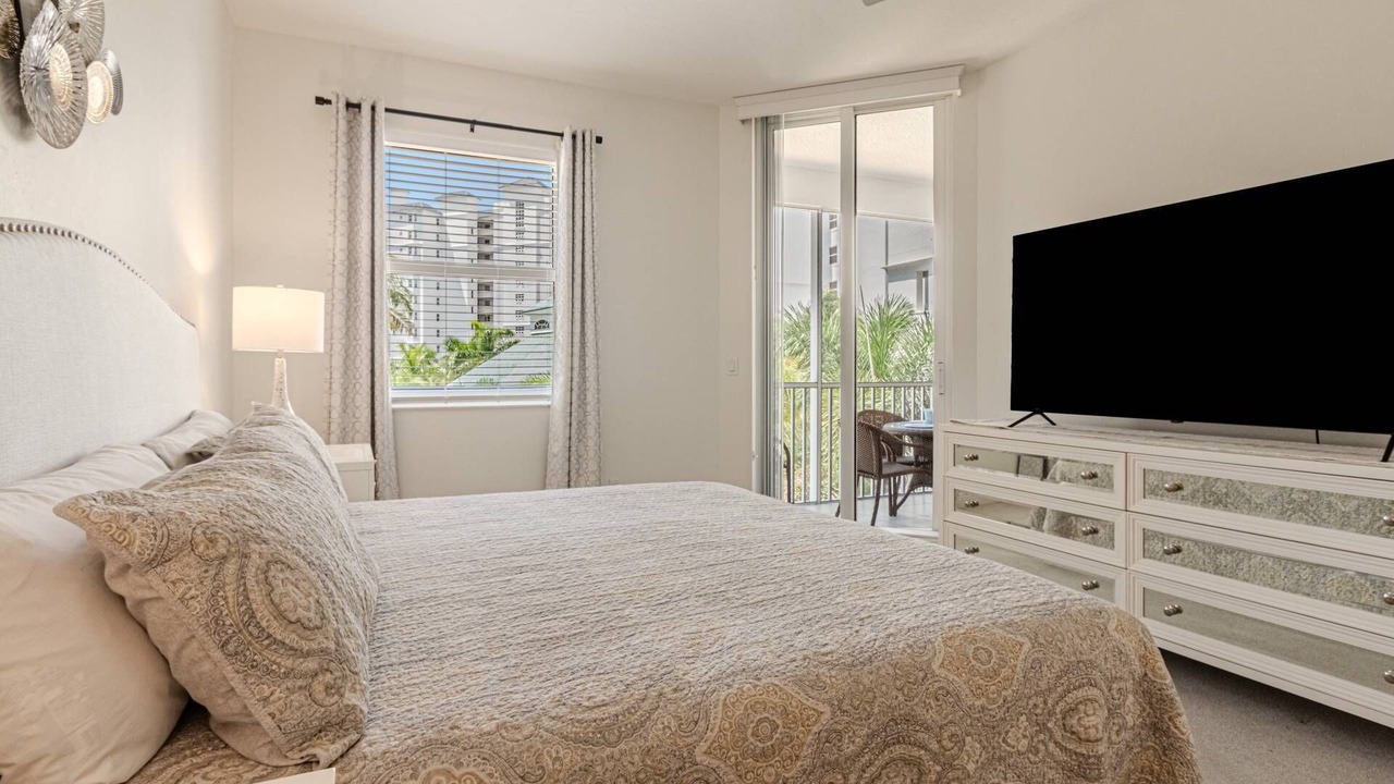 Photo of Bedroom in Vanderbilt Beach
