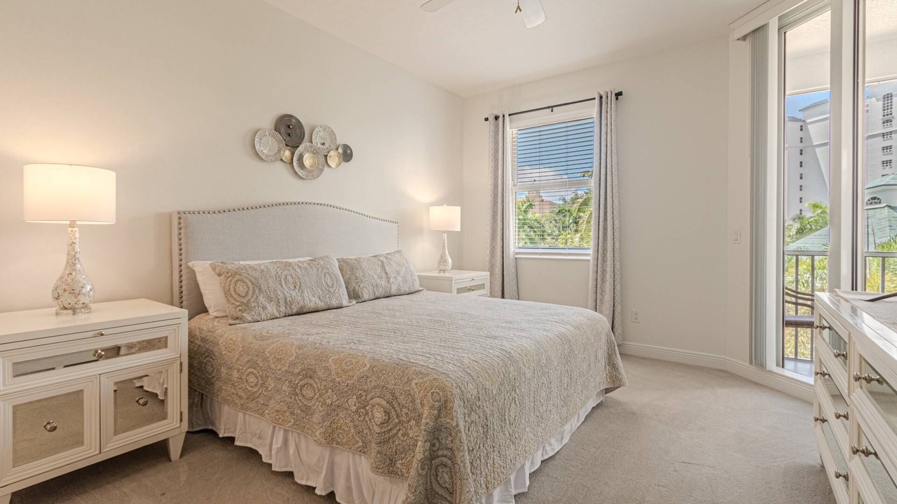 Photo of Bedroom in Vanderbilt Beach