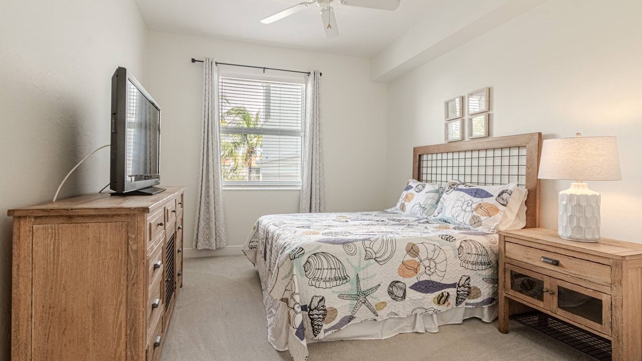Photo of Bedroom in Vanderbilt Beach