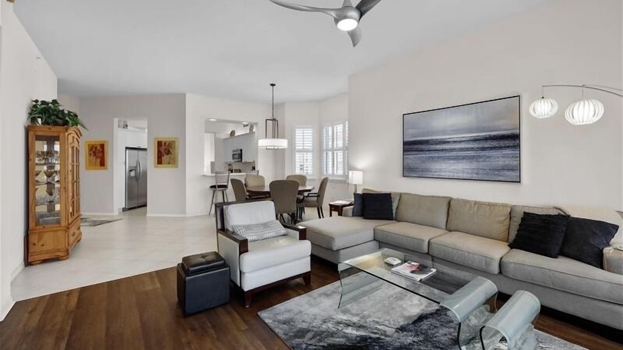 Photo of Bedroom in Vanderbilt Beach