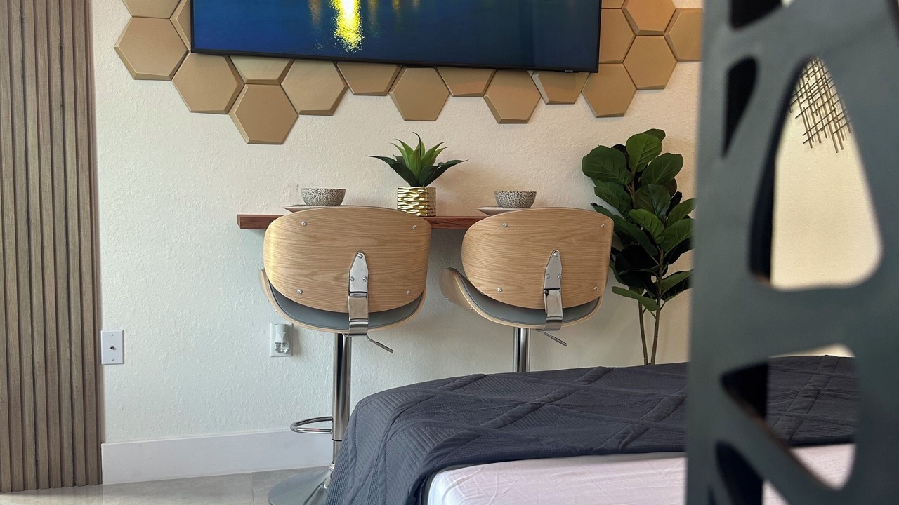 Photo of Bedroom in Ludlam
