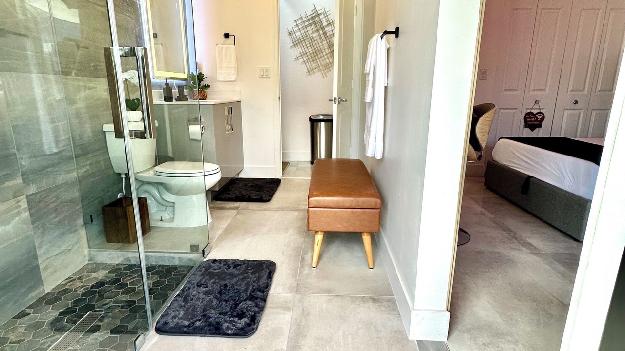 Photo of Bedroom in Ludlam