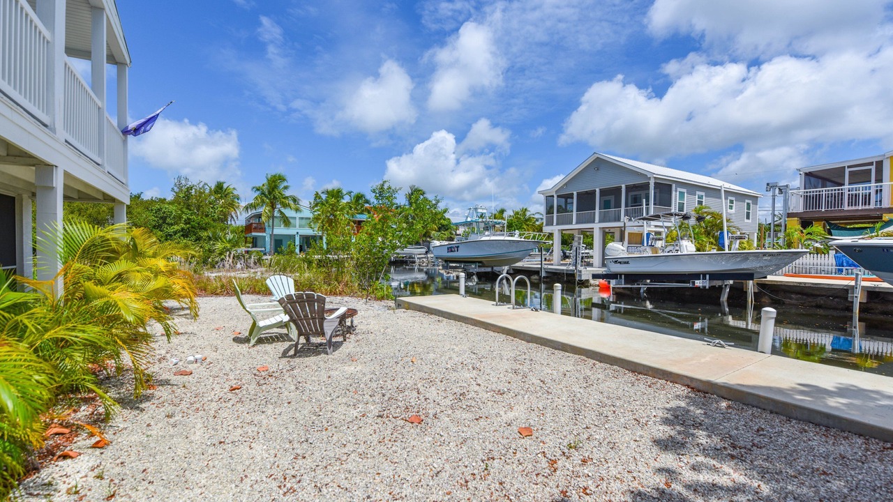 Photo of Patio Balcony in Breezeswept Beach Estates