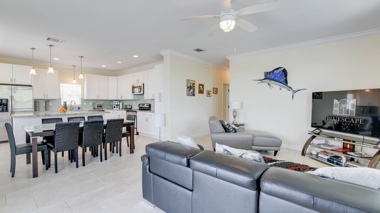 Photo of Livingroom in Breezeswept Beach Estates