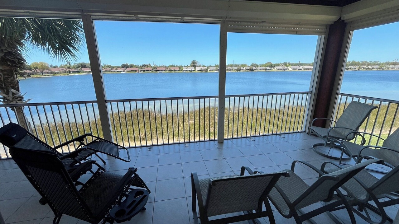 Photo of Patio Balcony in Crown Pointe