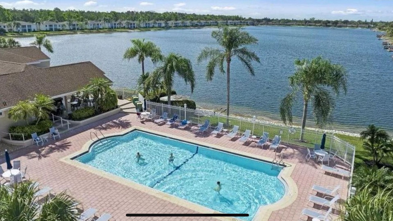 Photo of Outdoor in Crown Pointe