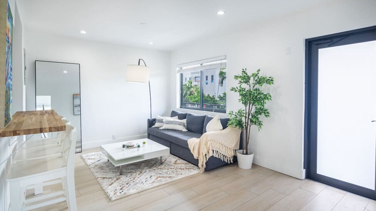 Photo of Livingroom in Bay Harbor Islands