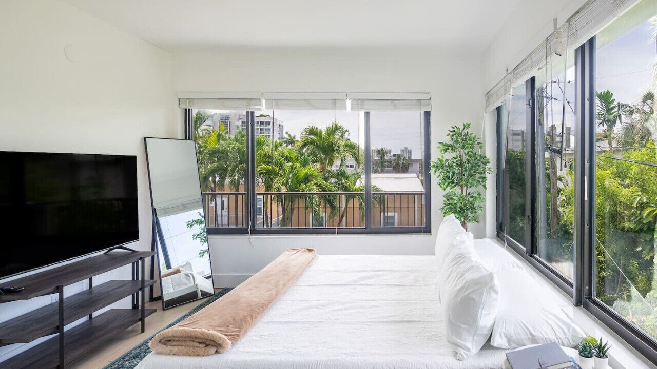 Photo of Bedroom in Bay Harbor Islands