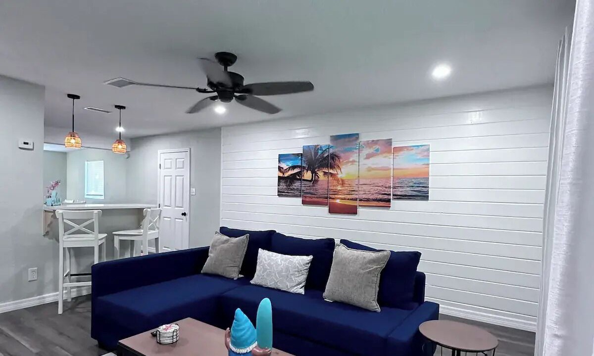 Photo of Livingroom in Holly Hill