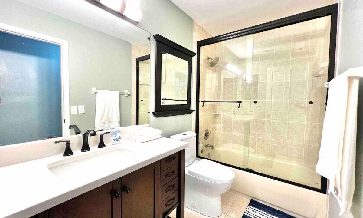 Photo of Bathroom in Greenview Shores