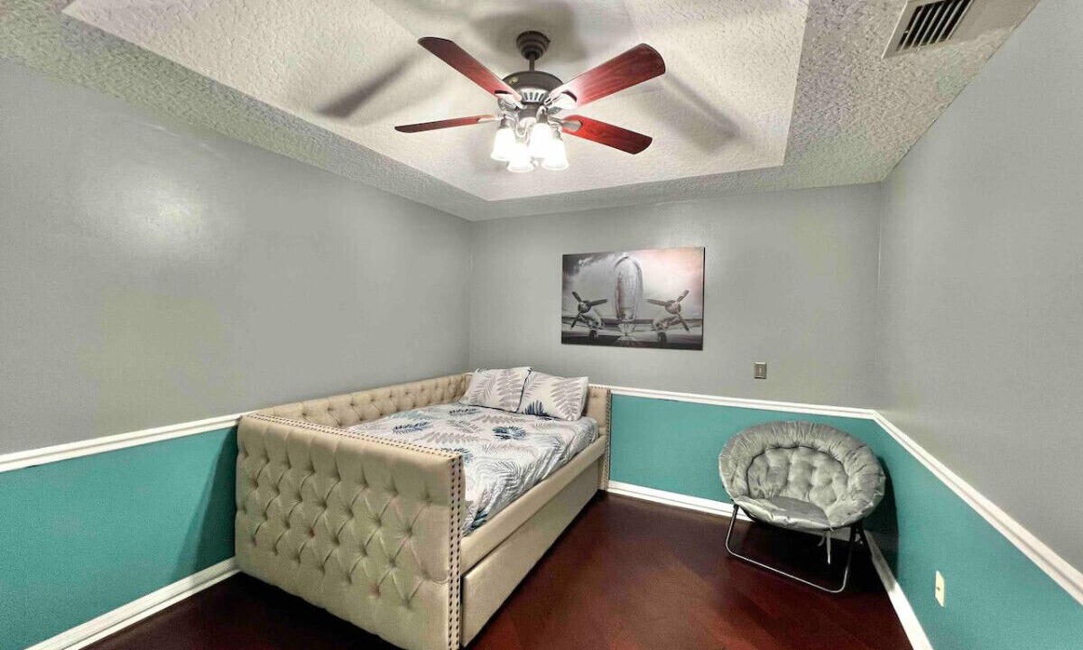 Photo of Bedroom in Greenview Shores