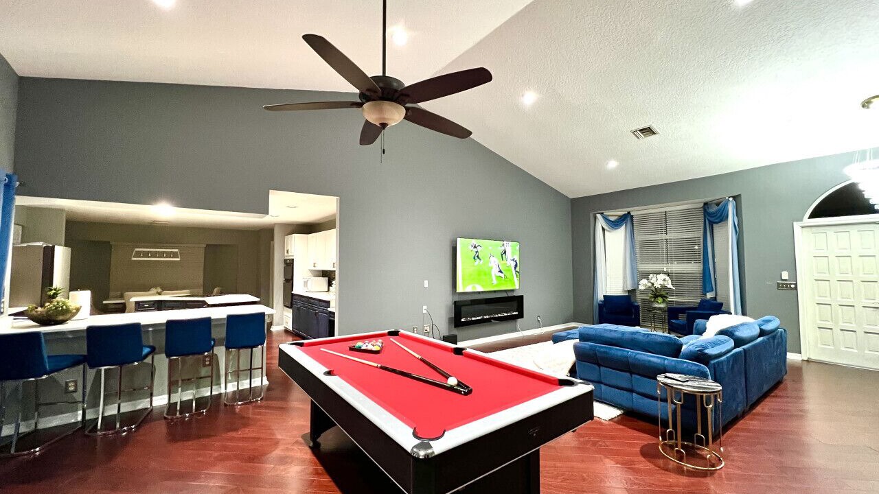 Photo of Bedroom in Greenview Shores
