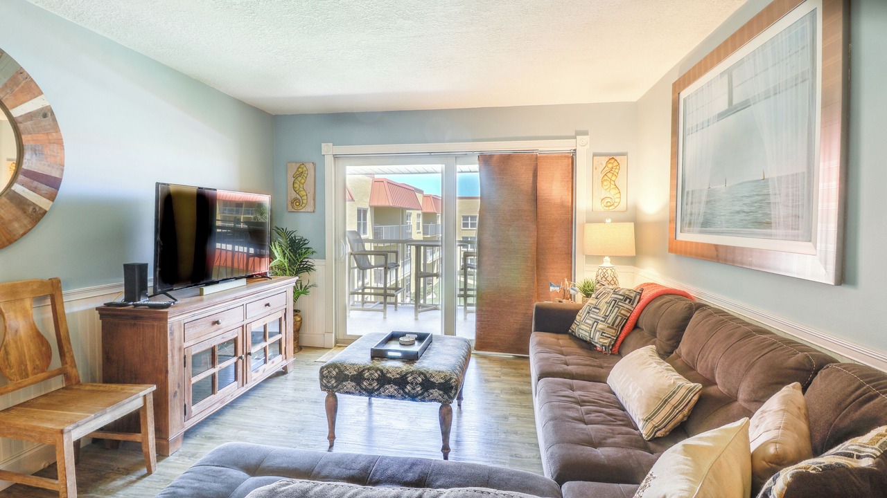 Photo of Livingroom in Point East
