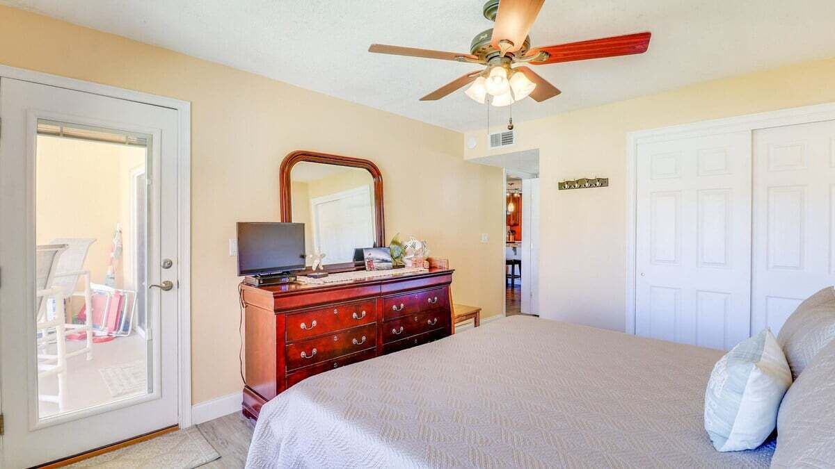 Photo of Bedroom in Point East
