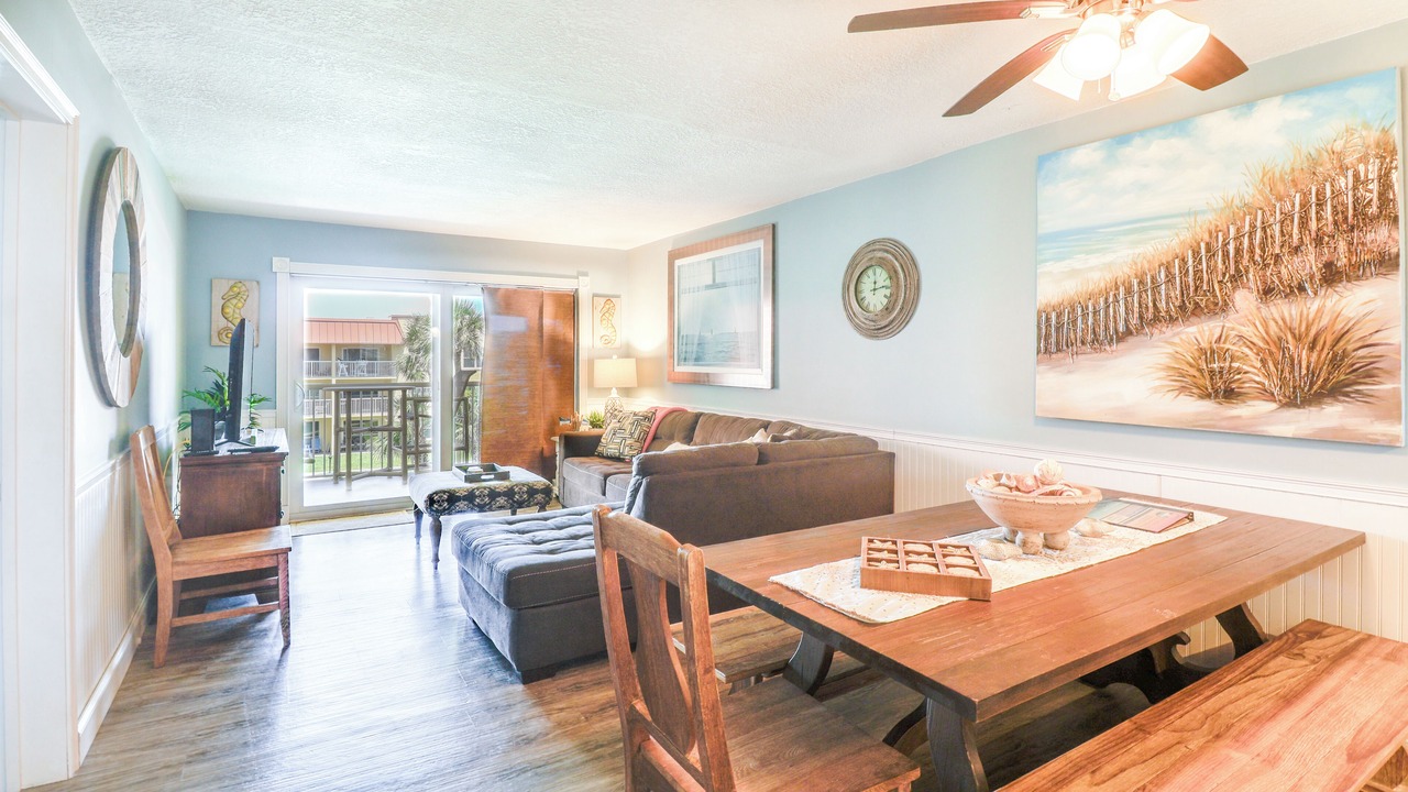 Photo of Livingroom in Point East
