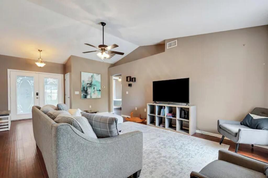 Photo of Livingroom in Nichols