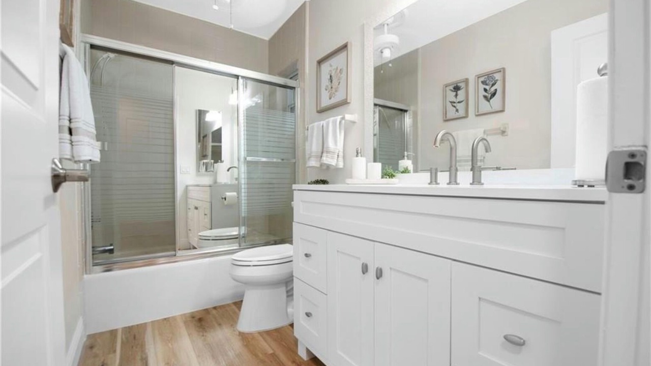 Photo of Bathroom in Isles of Capri