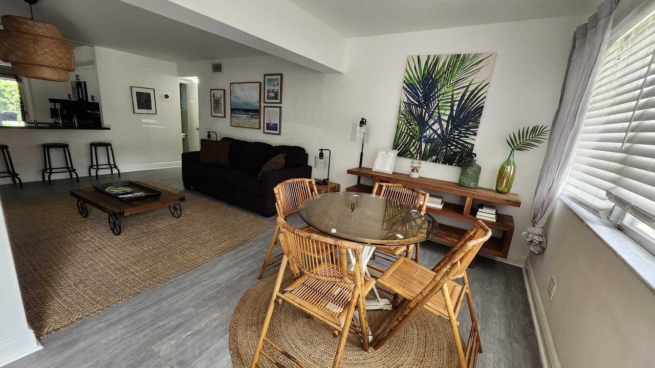 Photo of Livingroom in Coral Terrace