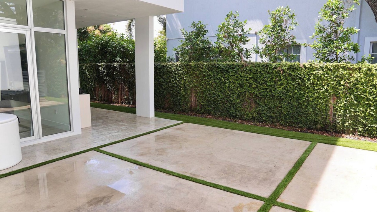 Photo of Patio Balcony in Coral Terrace