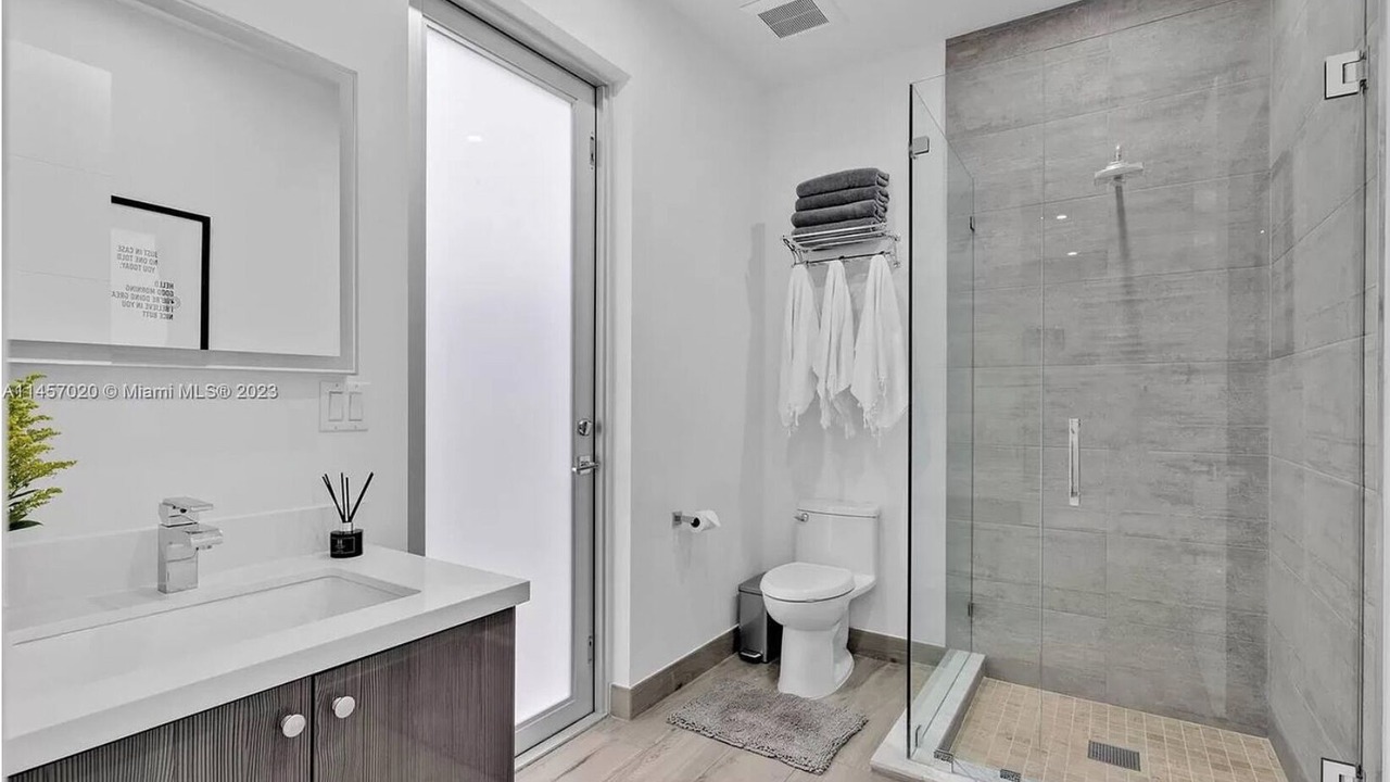 Photo of Bathroom in Coral Terrace