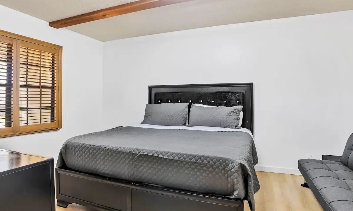 Photo of Bedroom in Sunrise