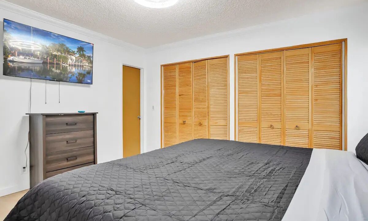 Photo of Bedroom in Sunrise