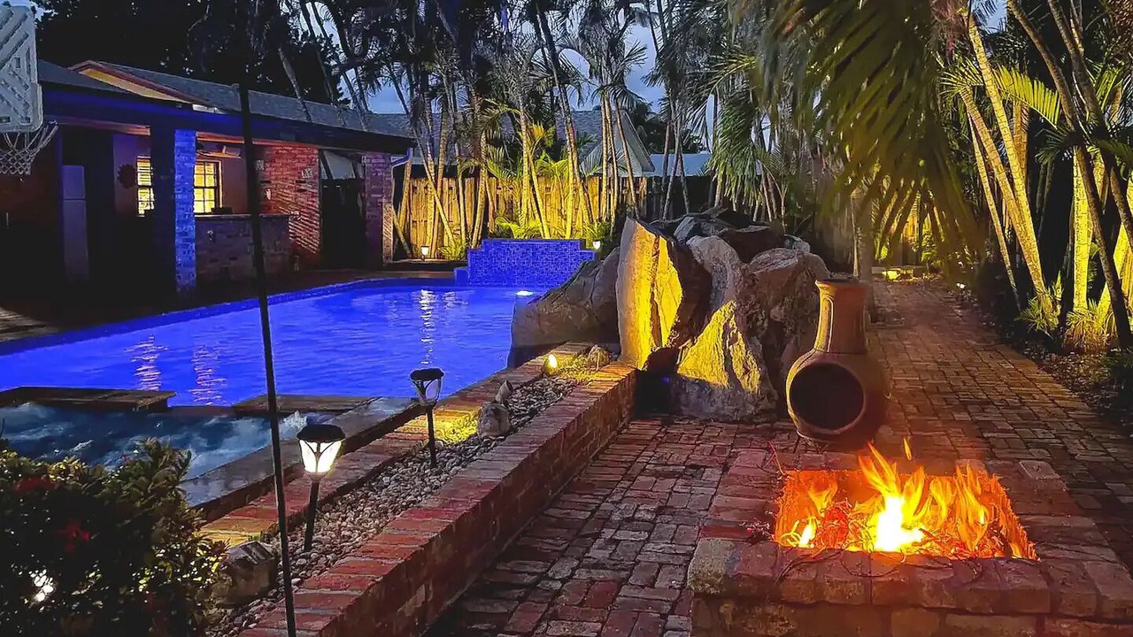 Photo of Outdoor in Sunrise