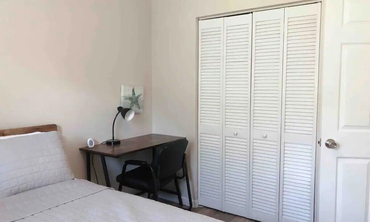 Photo of Bedroom in Greenview Shores