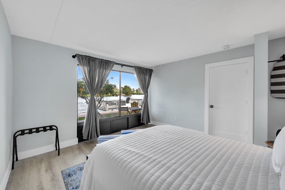Photo of Bedroom in Isles of Capri