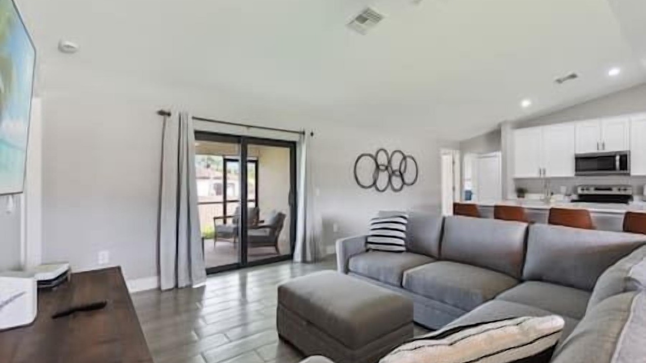 Photo of Livingroom in San Carlos Park