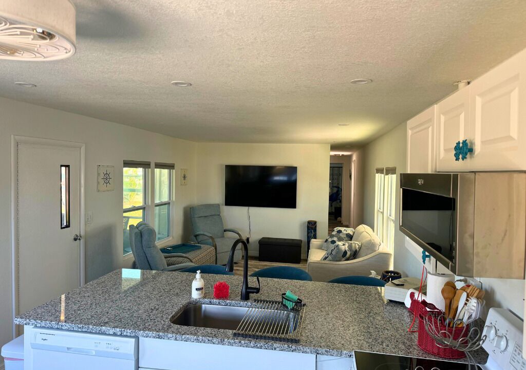 Photo of Livingroom in Flamingo Bay