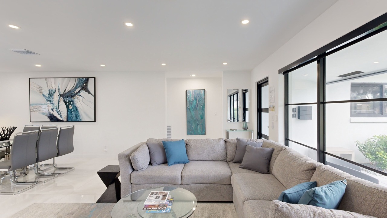 Photo of Livingroom in Coral Ridge Isles