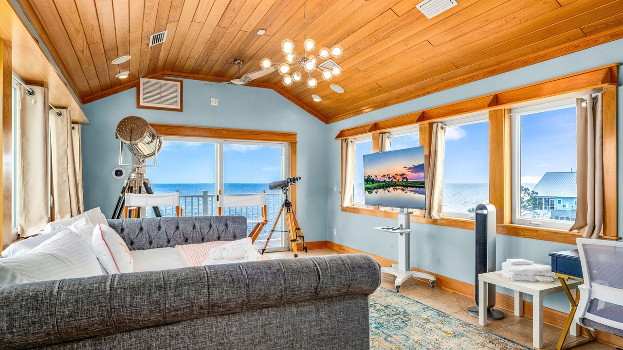 Photo of Livingroom in Carrabelle