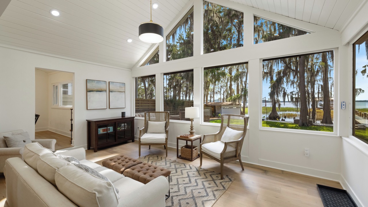 Photo of Livingroom in Melrose