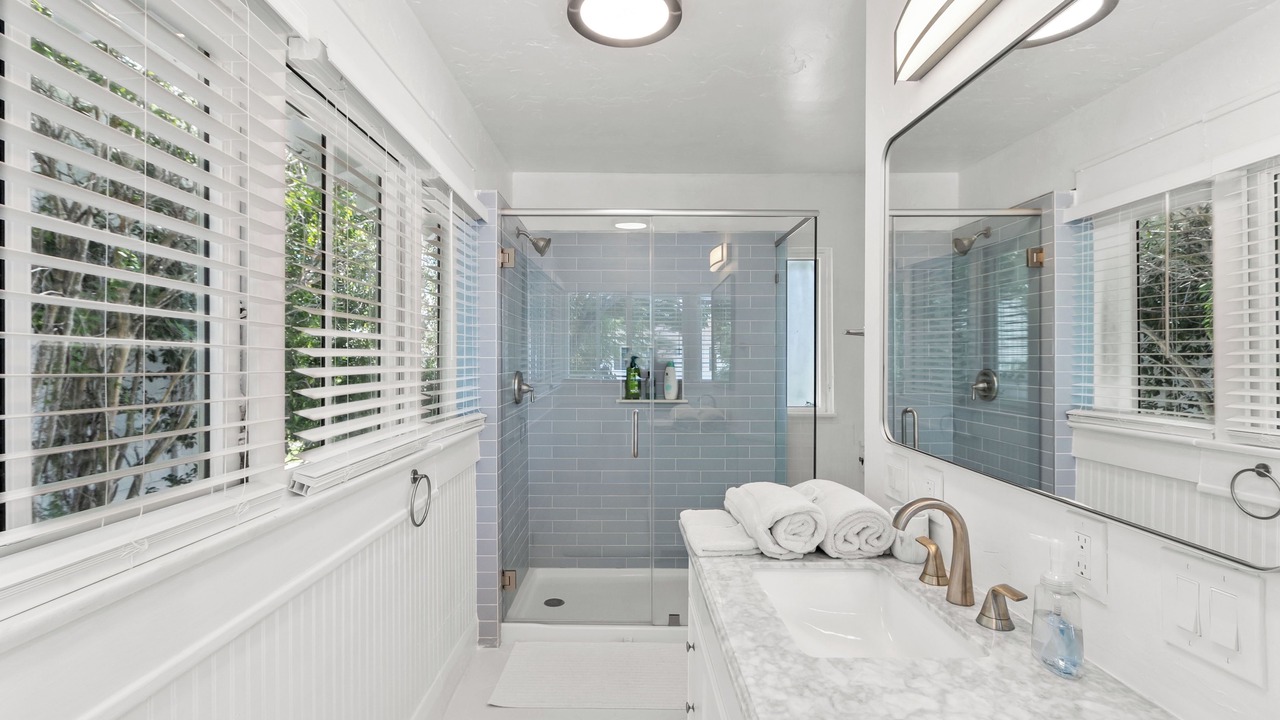 Photo of Bathroom in Courier City - Oscawana