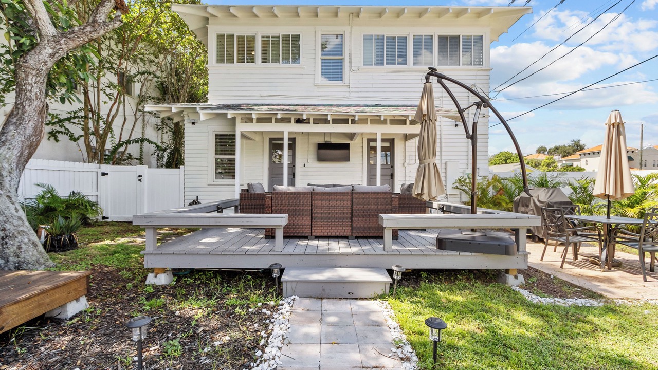 Photo of Outdoor in Courier City - Oscawana