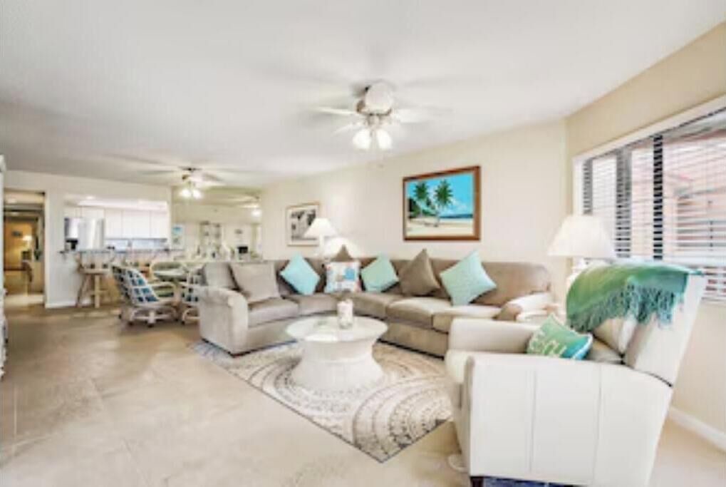 Photo of Livingroom in Redington Beach