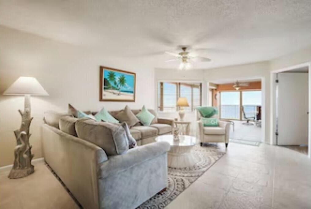 Photo of Livingroom in Redington Beach