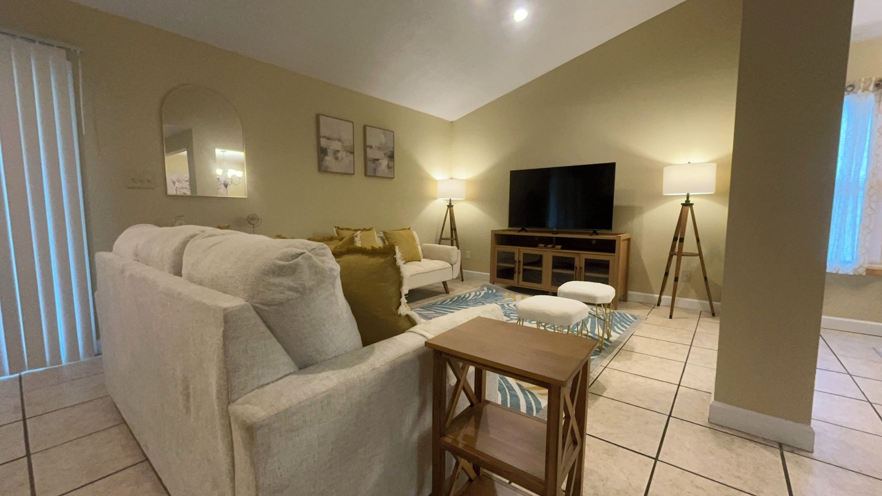 Photo of Livingroom in Valdosta