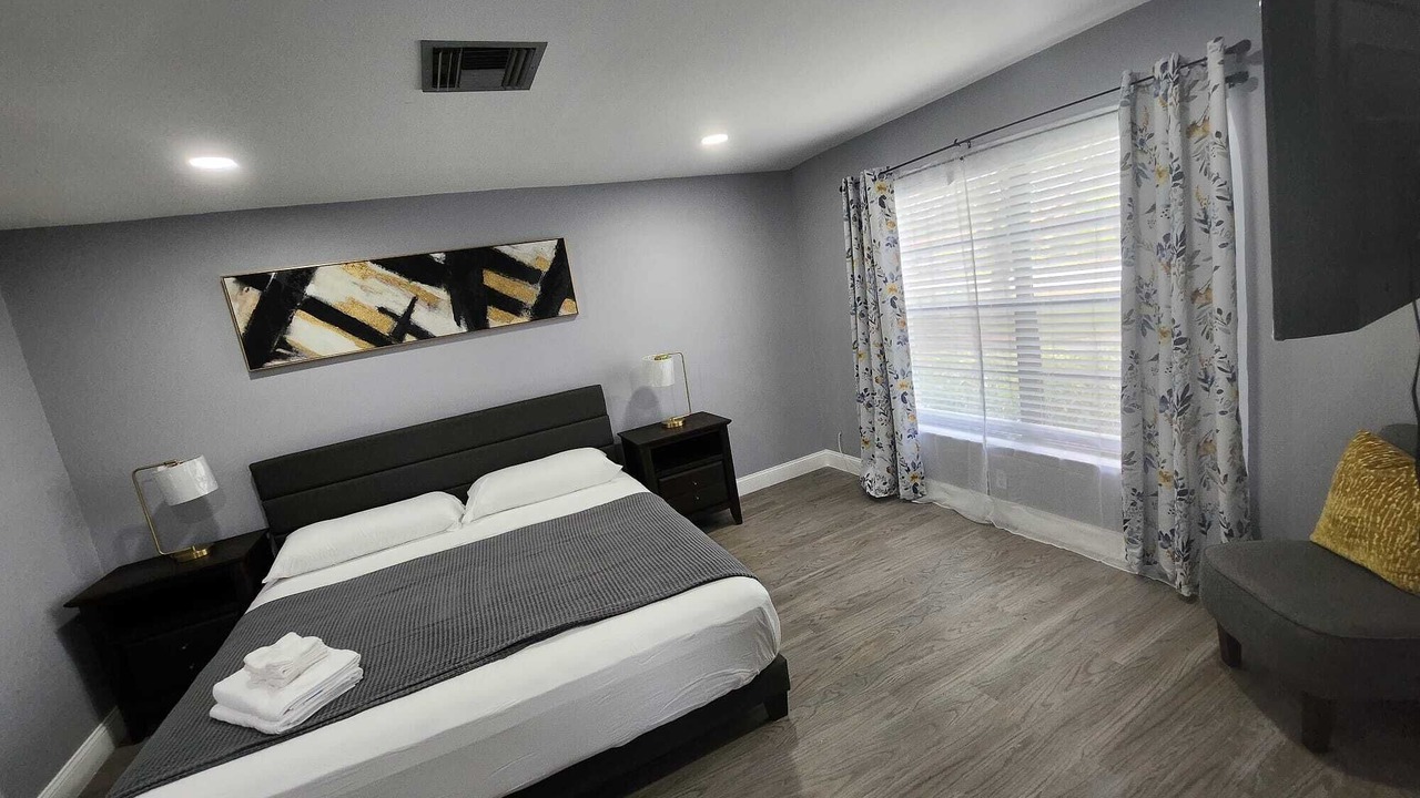 Photo of Bedroom in Coral Springs
