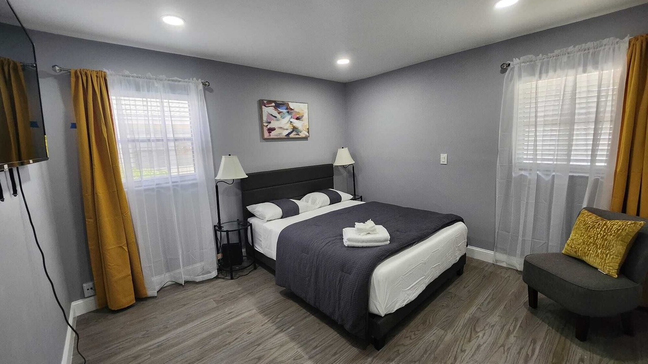 Photo of Bedroom in Coral Springs
