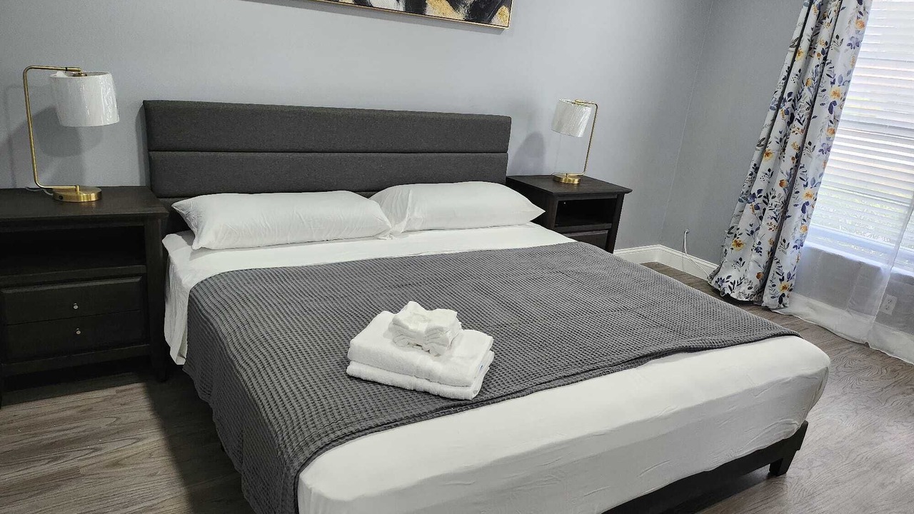 Photo of Bedroom in Coral Springs